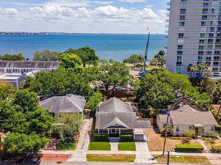 2512 W Palm Dr — Photo 3