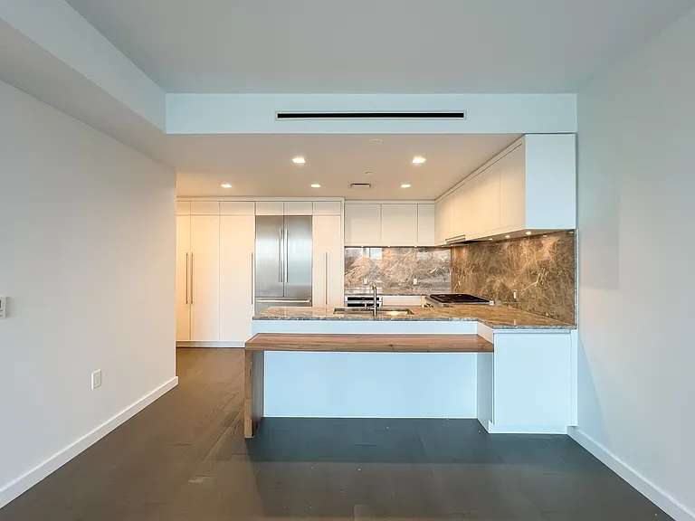 One Park Condos — Photo 25