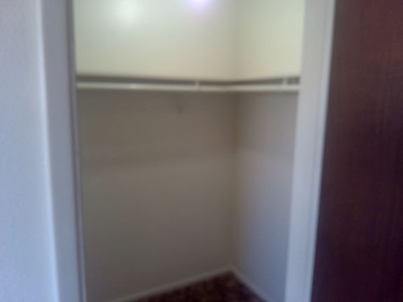 5th image of 3502 Woodside Dr APT 1