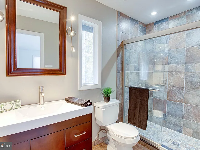 12303 Mulberry Ct — Photo 38