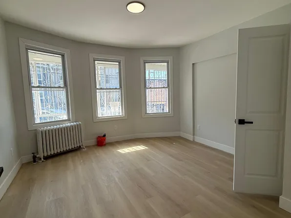 575 13th Ave, Newark, NJ