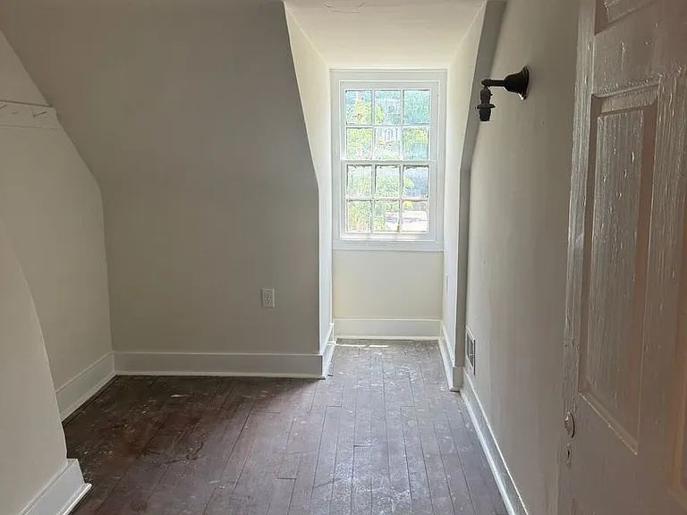 233 N Market St #2 — Photo 17