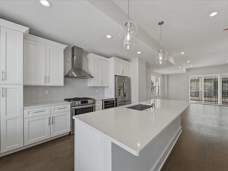 3908 Edwards Rd — Photo 15