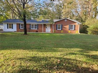 1988 Twin Pines Dr, Kernersville, NC 27284