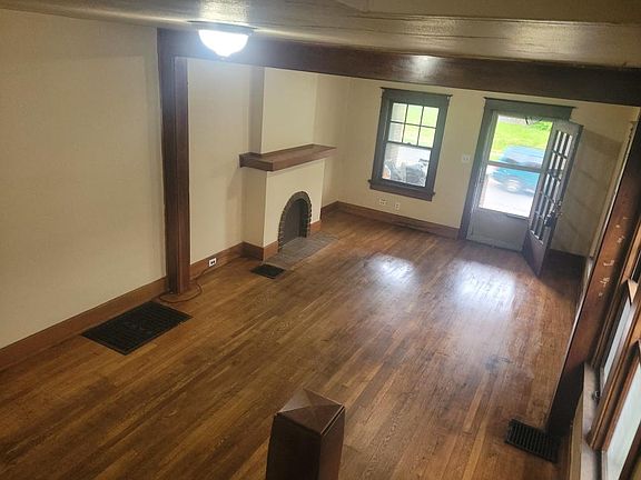 4th image of 304 W Fairview Ave #304