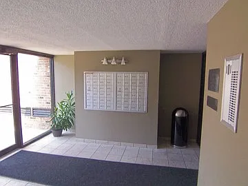 2612 N Maryland Ave — Photo 12