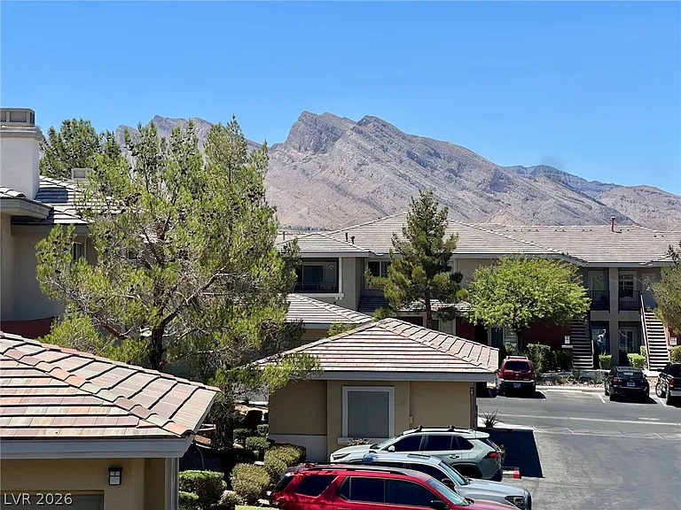 912 Duckhorn Ct #203 — Photo 2