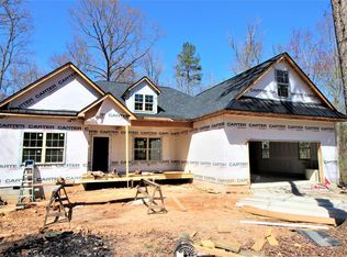 345 Woodland Glen Rd, Lake Wylie, SC 29710