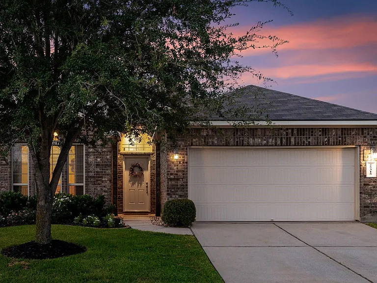 25315 Saddlebrook Ranch Dr — Photo 1