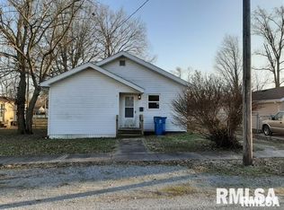 504 W Ray Ave, Christopher, IL 62822