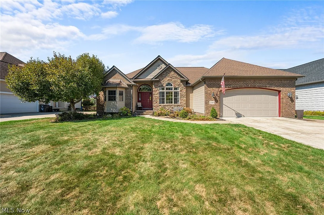 3 bed, 2.5 bath, 3332 sqft, $4,500 — Photo 1