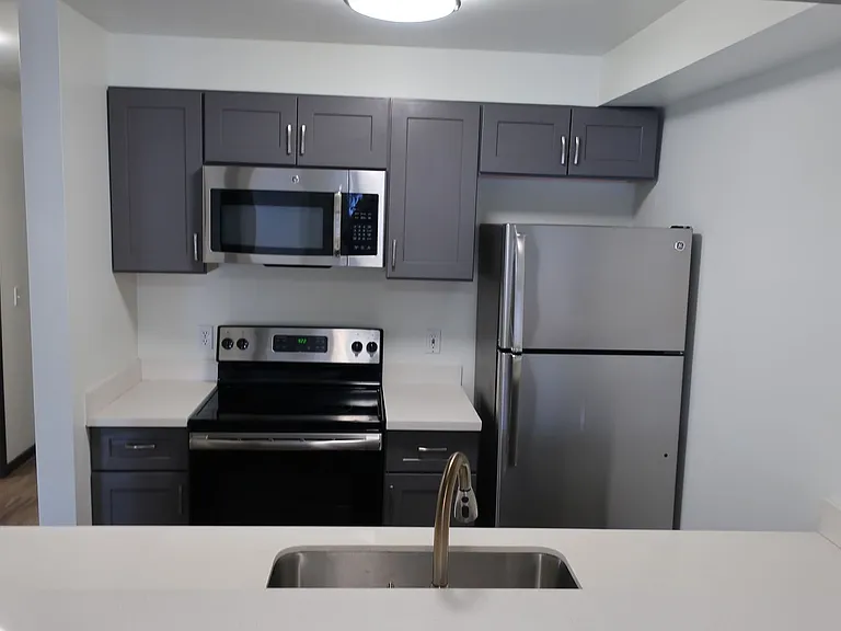 6040 Cali - Spacious 1 & 2 Units | Washer/Dryer | Private Balcony | Lots on Natural Light — Photo 33