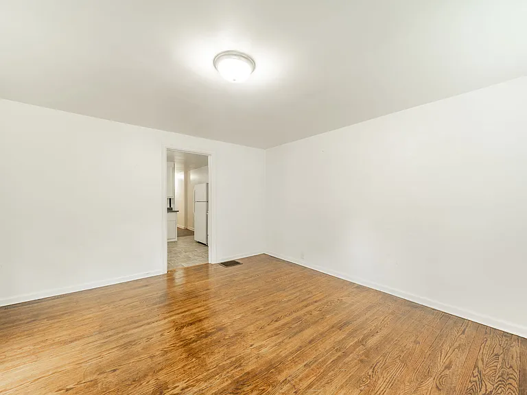 4326 Crittenden Ave #4326 — Photo 12