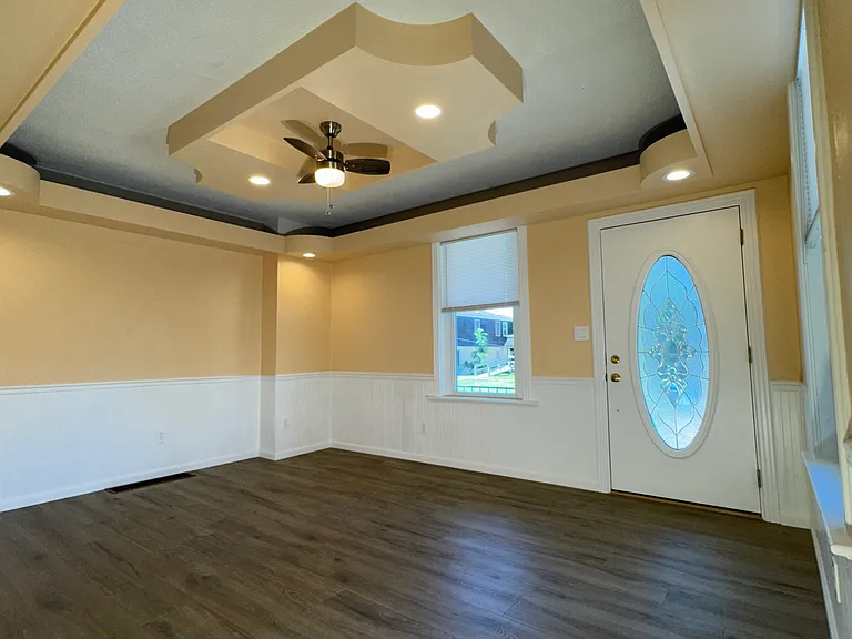 513 Spruce St — Photo 11