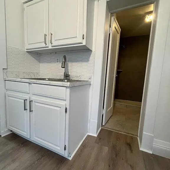 126 S Waterloo Ave #2 — Photo 2
