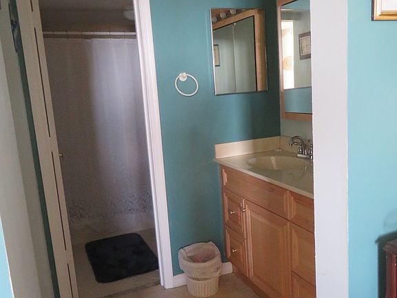 Master bath area