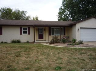 501 Red Bud Ln, Auburn, IL 62615
