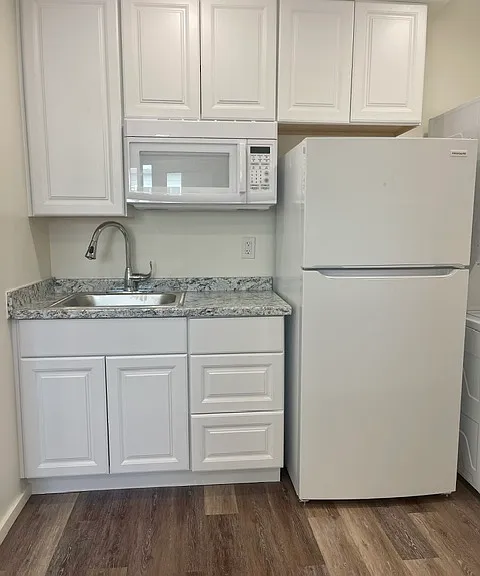 662 Beverly Dr #2 — Photo 2