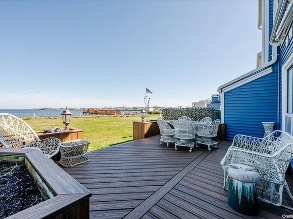 100 Baker Court #117, Island Park, NY 11558