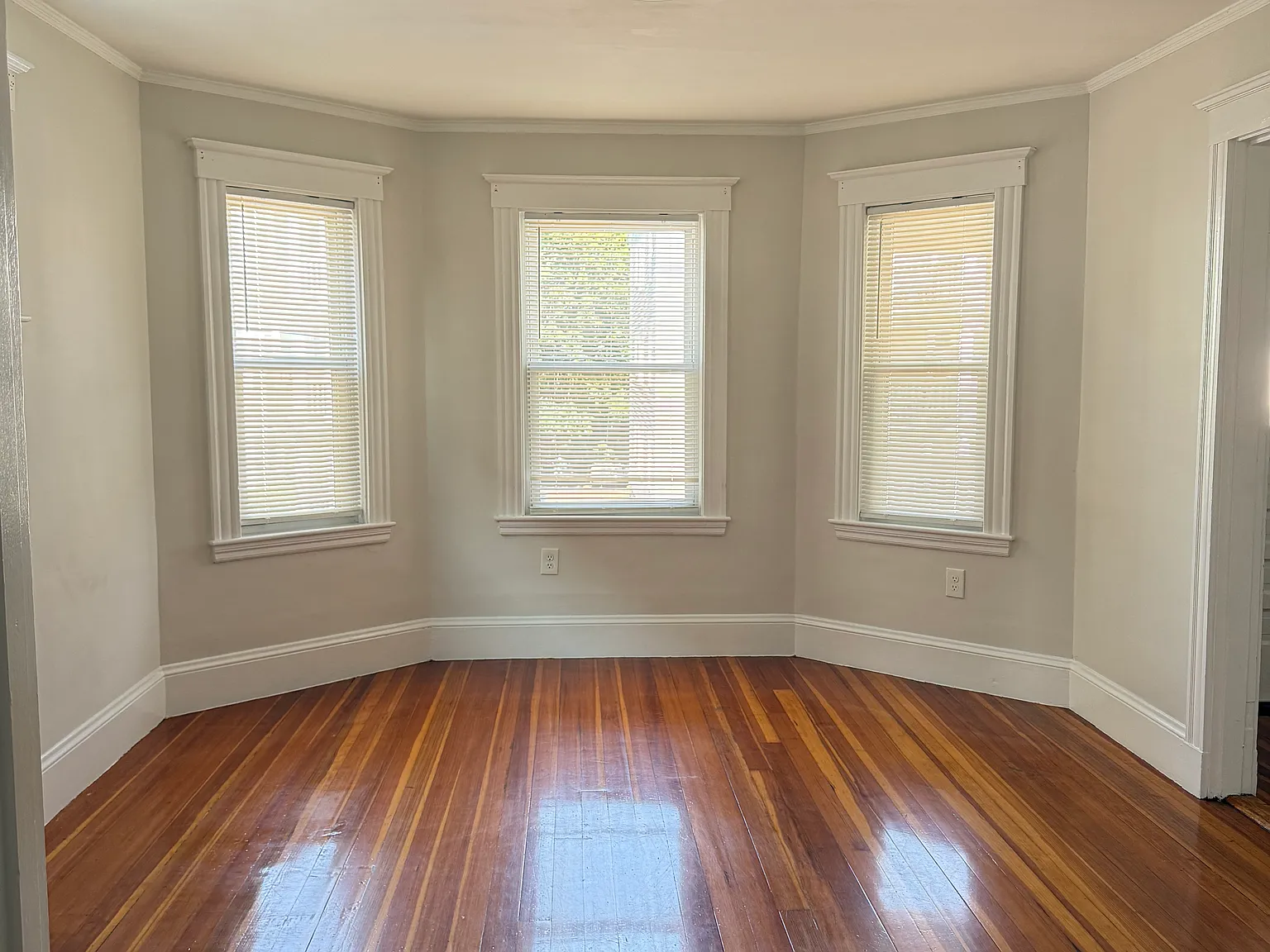 2 bed, 1026 sqft, $2,750 — Photo 2