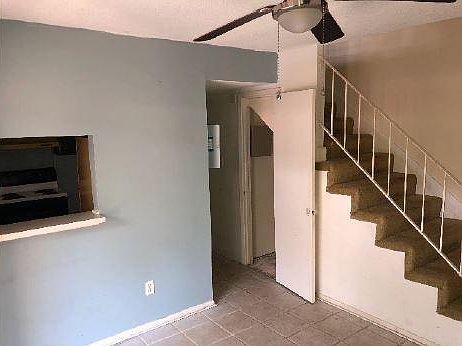 2nd image of 718 Garden View Dr