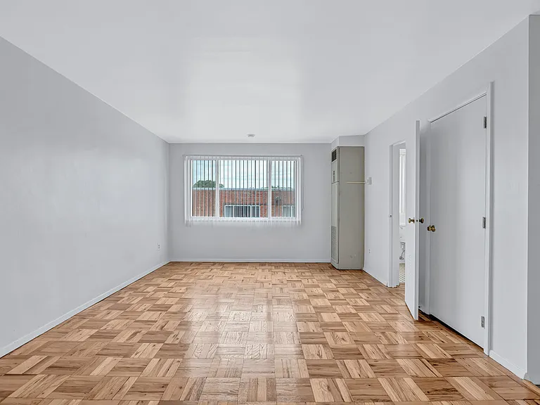 Glebe House Apartments — Photo 17