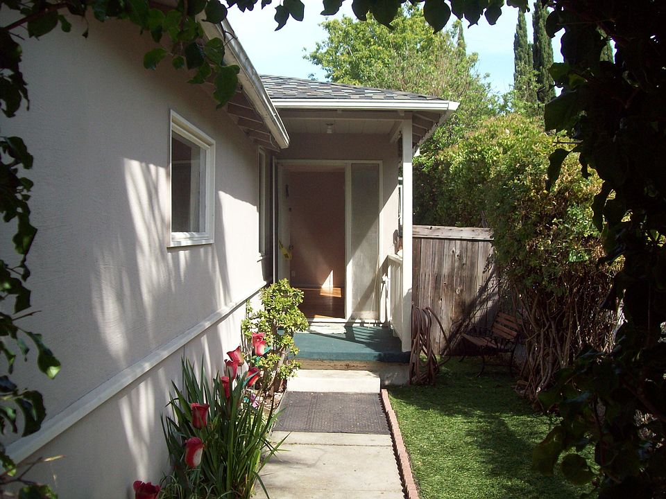 1st image of 110 Poplar Ave