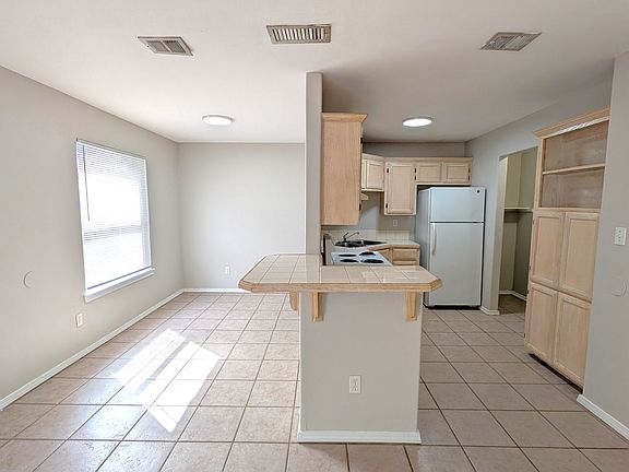 4th image of 741 Sonesta Dr APT D