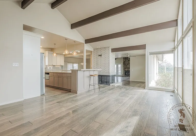 2110 Hodesha Way — Photo 10