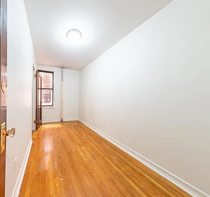 Rented by Julianna Realty Corp | media 10