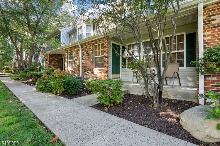 1st image of 2703 Cortland Ln #2703