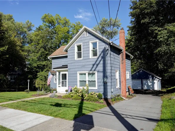 330 Vienna St, Newark, NY 14513