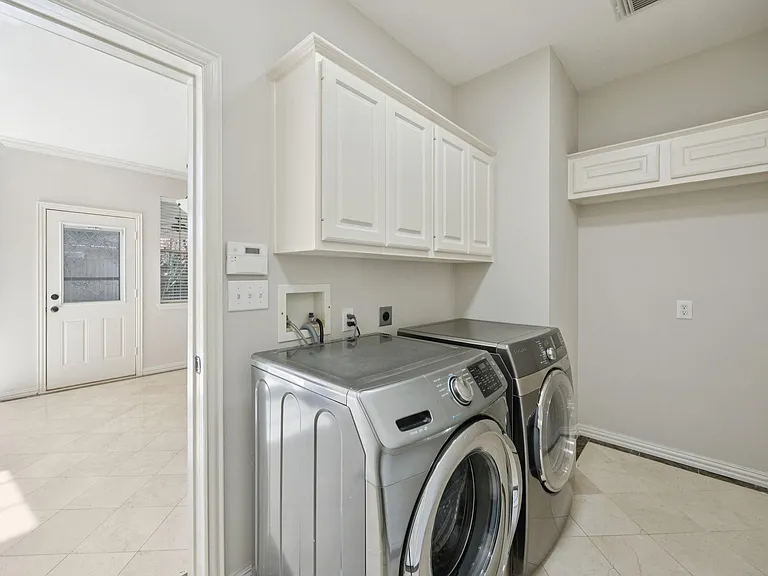 3002 Autumn Cove Ct — Photo 33