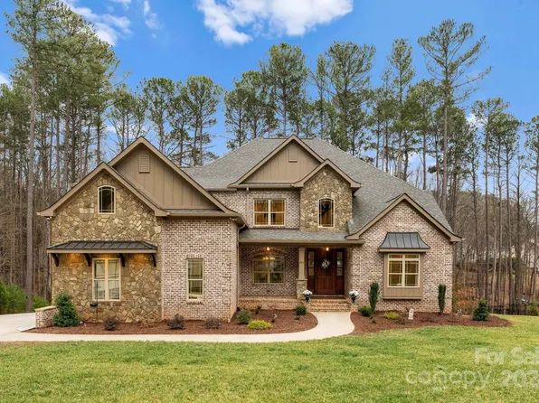 293 Chuckwood Rd, Mooresville, NC 28117