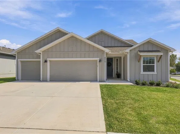 8015 N Sycamore Ave, Kansas City, MO 64158