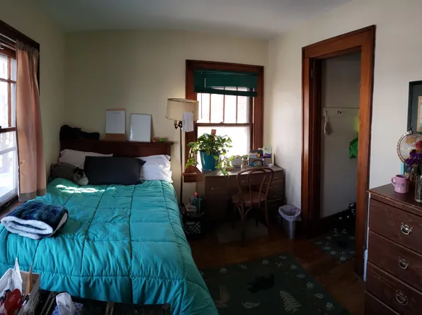 613 E College St #Ne, Iowa City, IA 52240