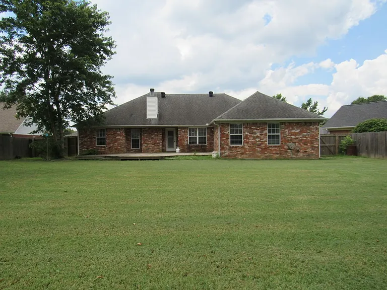 16 Emerald Cir — Photo 42