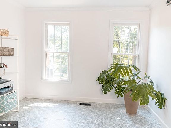 5th image of 73 Village Grove Rd