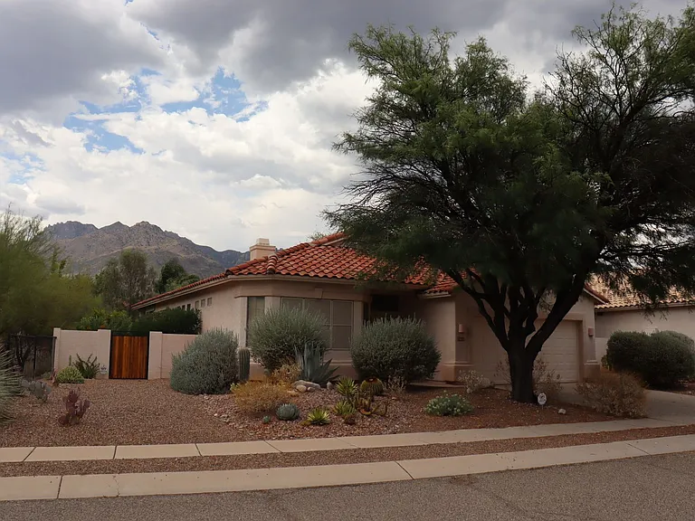 7613 E Via Los Arbustos — Photo 1