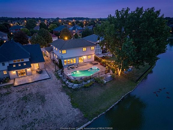2nd image of 847 Lake Shore Dr