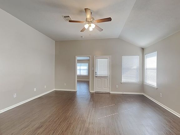 5th image of 19754 Adelaide Meadows Dr