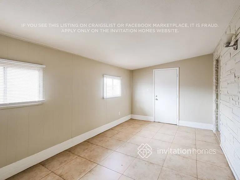 823 W 17th Pl — Photo 5