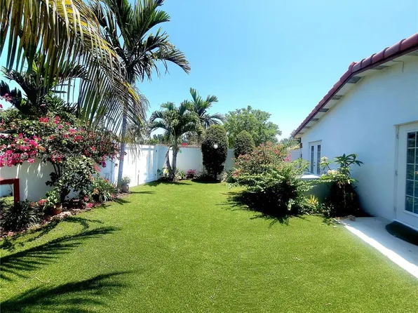 2241 NE 38th St, Lighthouse Pt, FL 33064