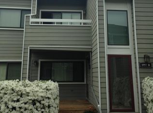 1957 Villaridge Dr, Reston, VA 20191