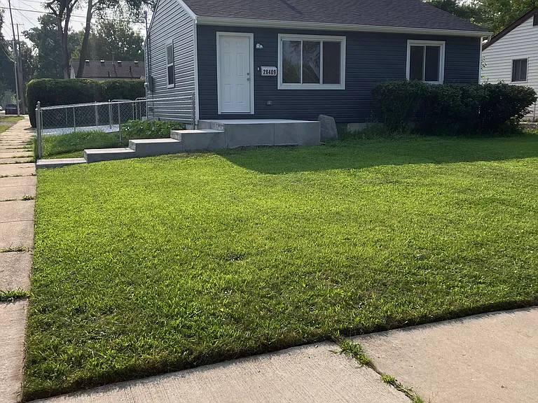 28409 Marshall St — Photo 2