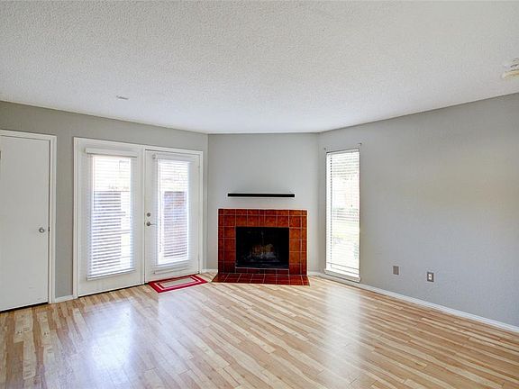 5th image of 2301 Balsam Dr APT M111