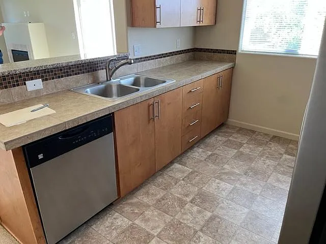 10834 NE Holly St #302 — Photo 5