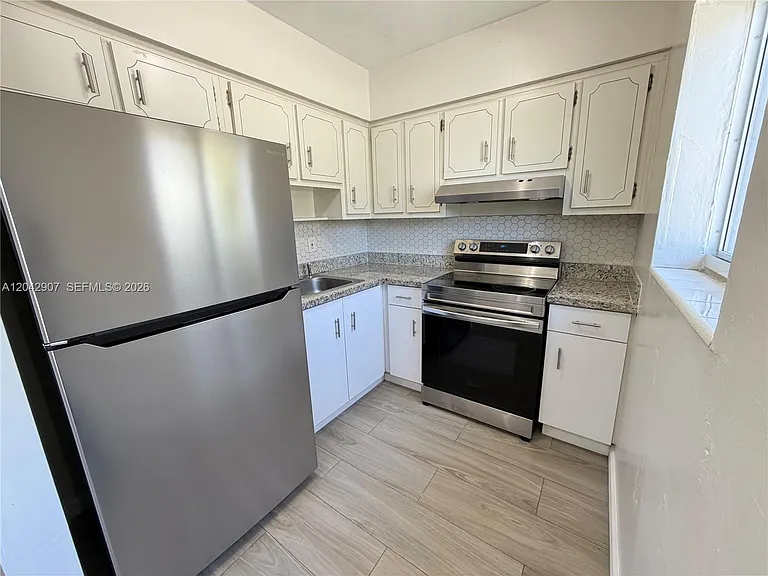 1821 N 17th Ct #20 — Photo 10