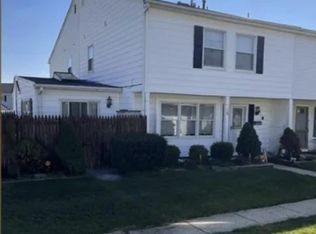 16 Langdon Ct, Sicklerville, NJ 08081