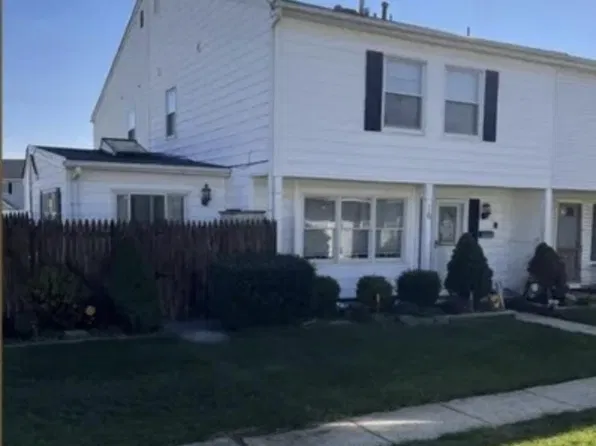 16 Langdon Ct, Sicklerville, NJ 08081